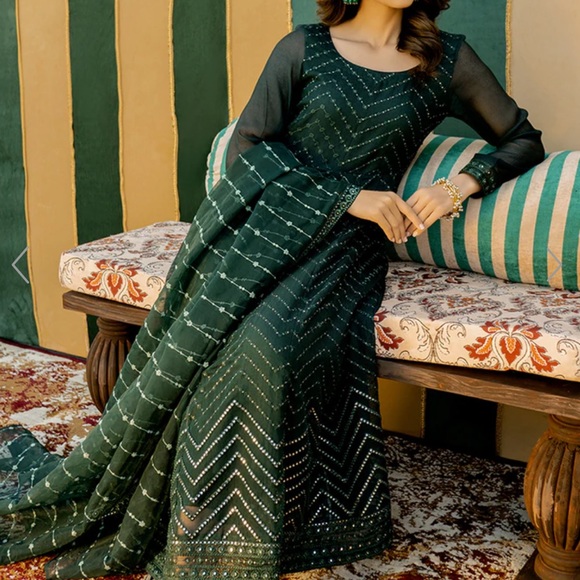 Pakistani Crosstitch Formal Dress 2Pc - Picture 4 of 11